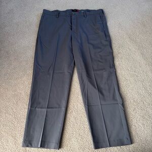 Men’s Dockers Grey Straight Leg Work Slacks Pants